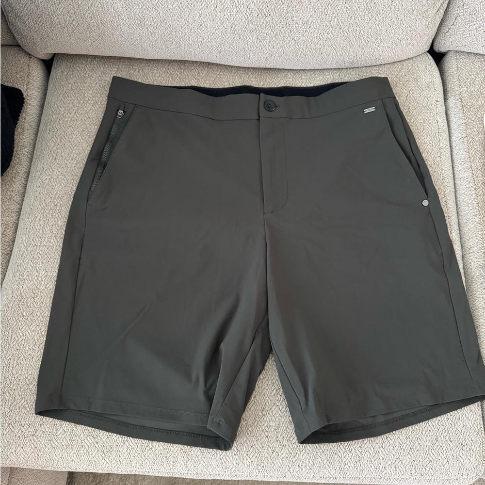 Men's Vuori Shorts *New with Tags*